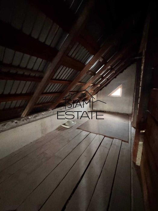 Продається малий житловий будинок з новим недобудованим будинком