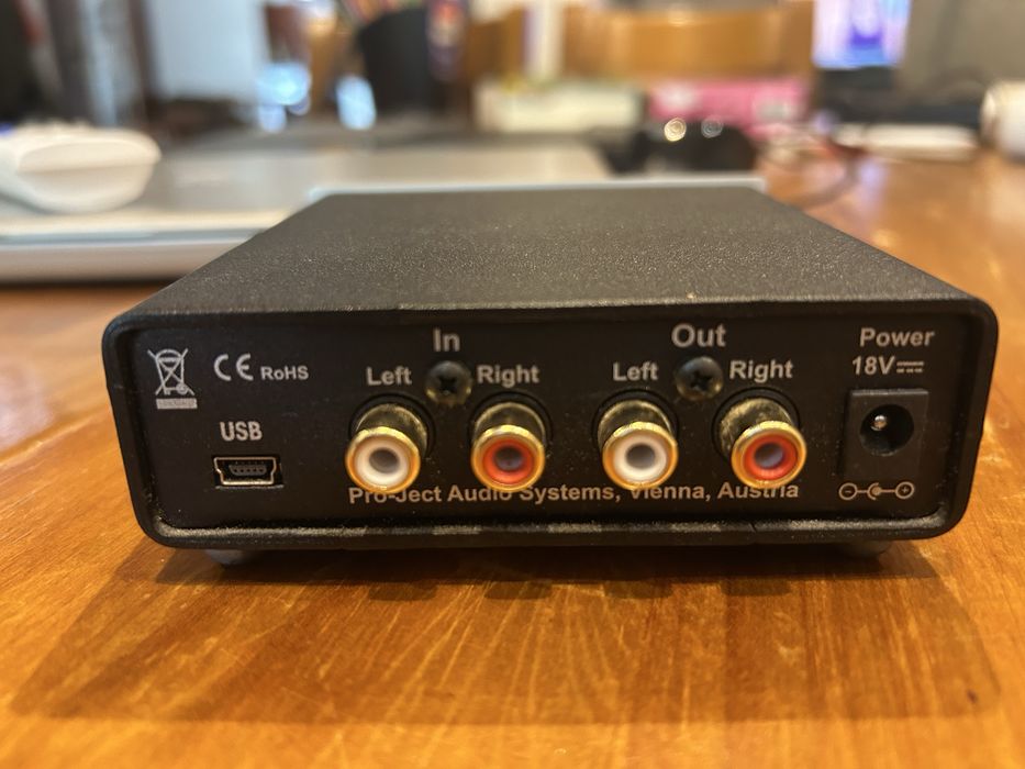Pro-Ject Head Box S USB, um amplificador de auscultadores com DAC integrado