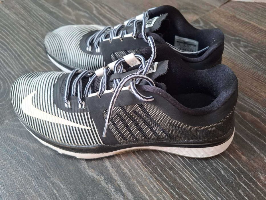 Кросiвки Nike 42 р