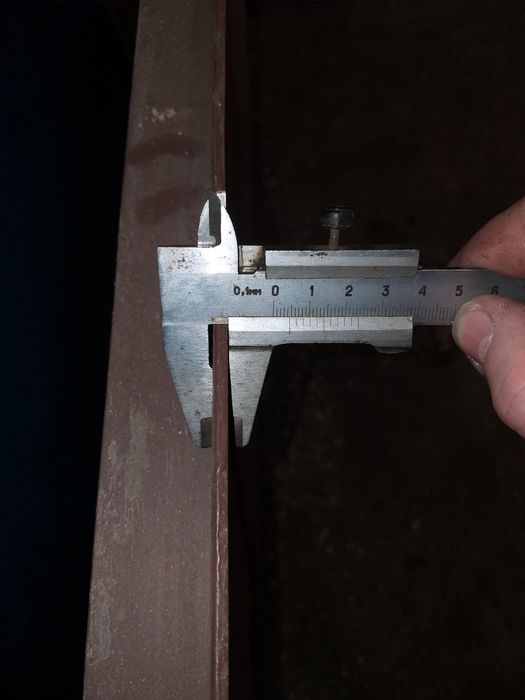 Продаю дверь металлическую.