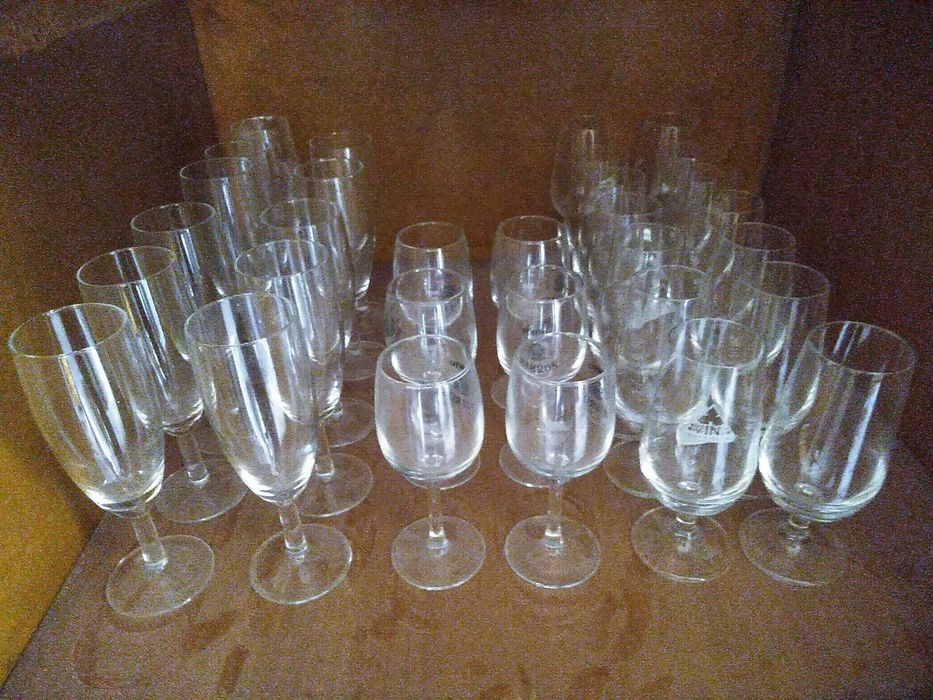 Conjunto de 31 copos de vidro (champanhe/vinho/licor/vinho do porto)