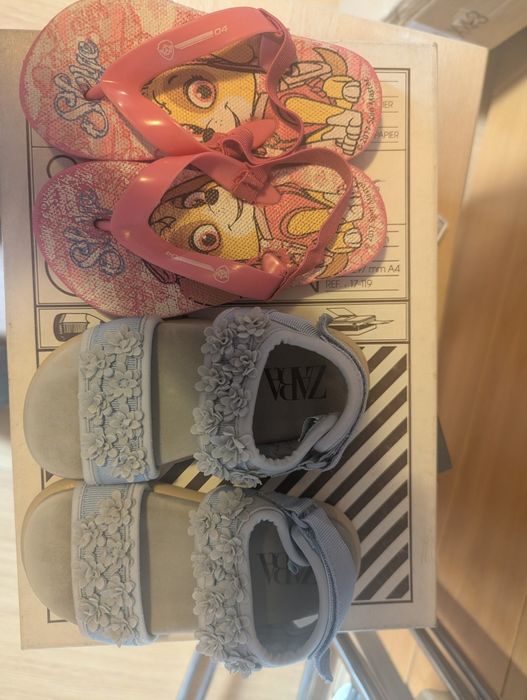 Sandálias e havaianas 24