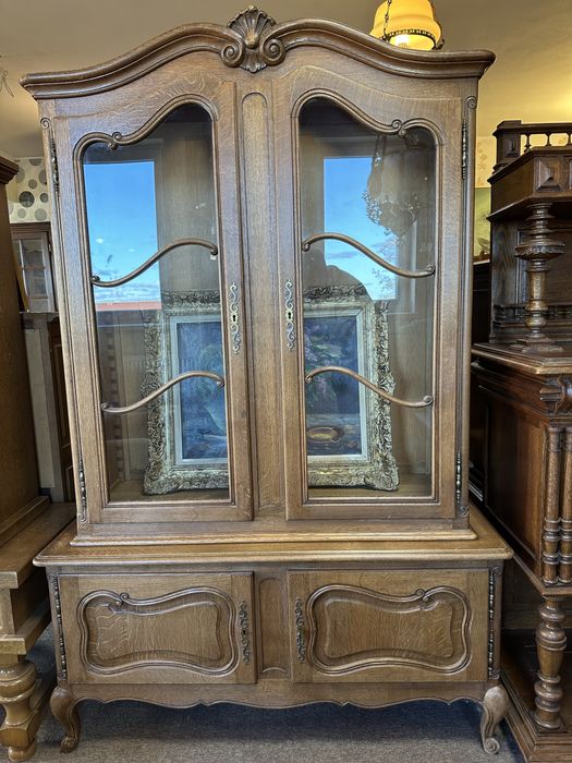 Witryna w stylu ludwikowskim