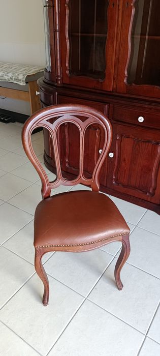 Móvel de sala e mesa de jantar com 6 cadeiras