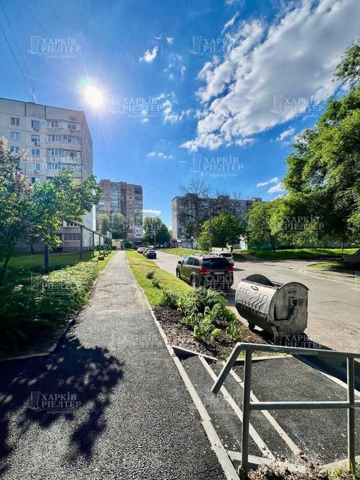 YY S4 Продаж 3-кімнатної квартири з великим потенціалом для сучасного ремонту Центр вул. Воскресенська, 29