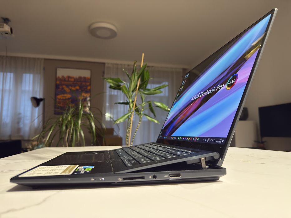 ASUS ZenBook Pro 16X i9-13900H/64GB/1TB/RTX4070 OLED dotykowy, faktura