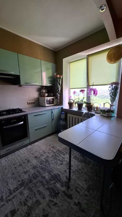 Продам 3х к.квартиру  с ремонтом на жм Сокол-1