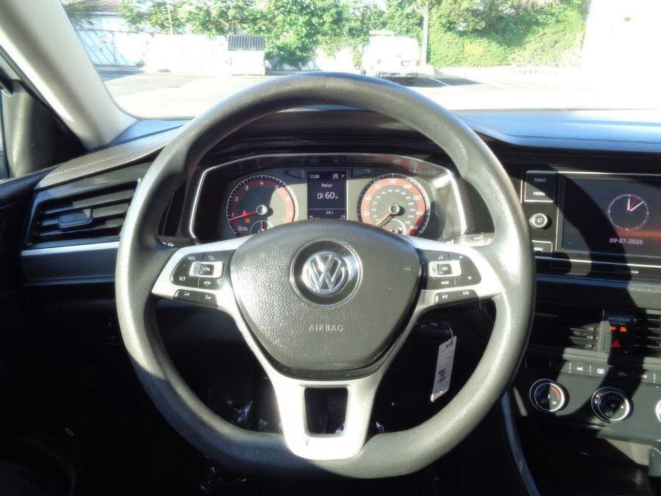 Volkswagen Jetta      2018