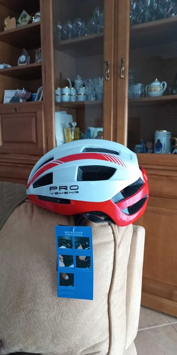 Capacete de ciclismo com viseira