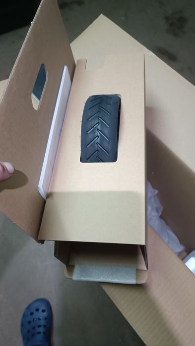 Pneu e caixa de trotinete xiaomi