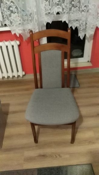 Krzesło drewniane tapicerowane