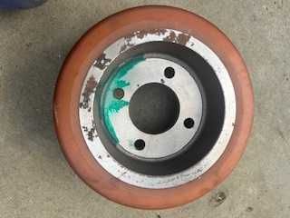 wozek widłowy naped koło