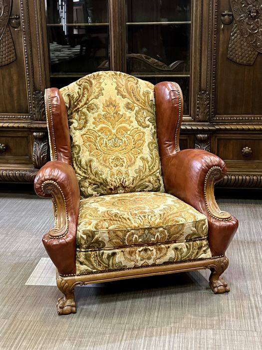 Крісла 2 шт. на левових лапах. Бельгія