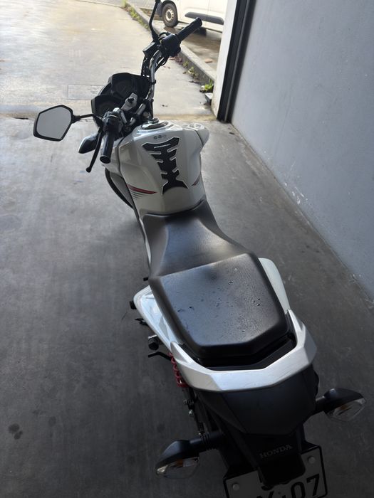 Vendo mota cb125f impecavel.