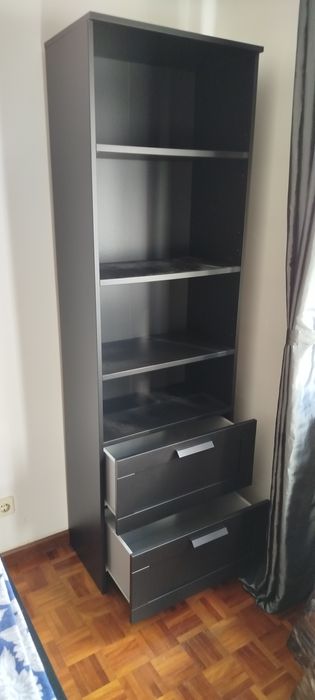 Estante preta ikea