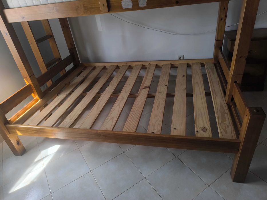 Cama de casal madeira maciça