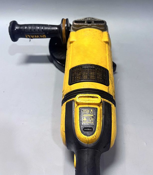 DEWALT DWE4579-QS – szlifierka kątowa 230 mm / 2600 W