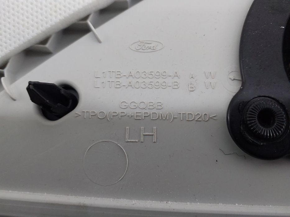 Forras de pilar A esquerdo FORD Puma (J2K, CF7)
