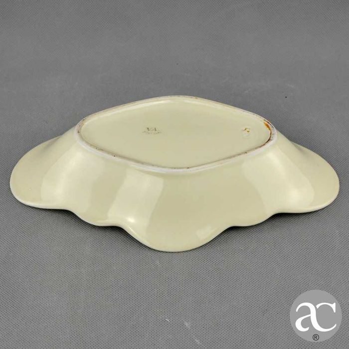 Azeitoneira em Porcelana Vista Alegre com fio dourado
