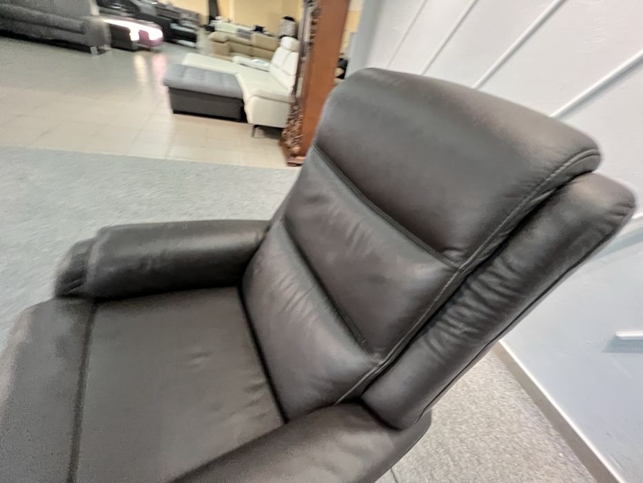 Крісло темно коричневе шкіряне реклайнер електро привід Hukla