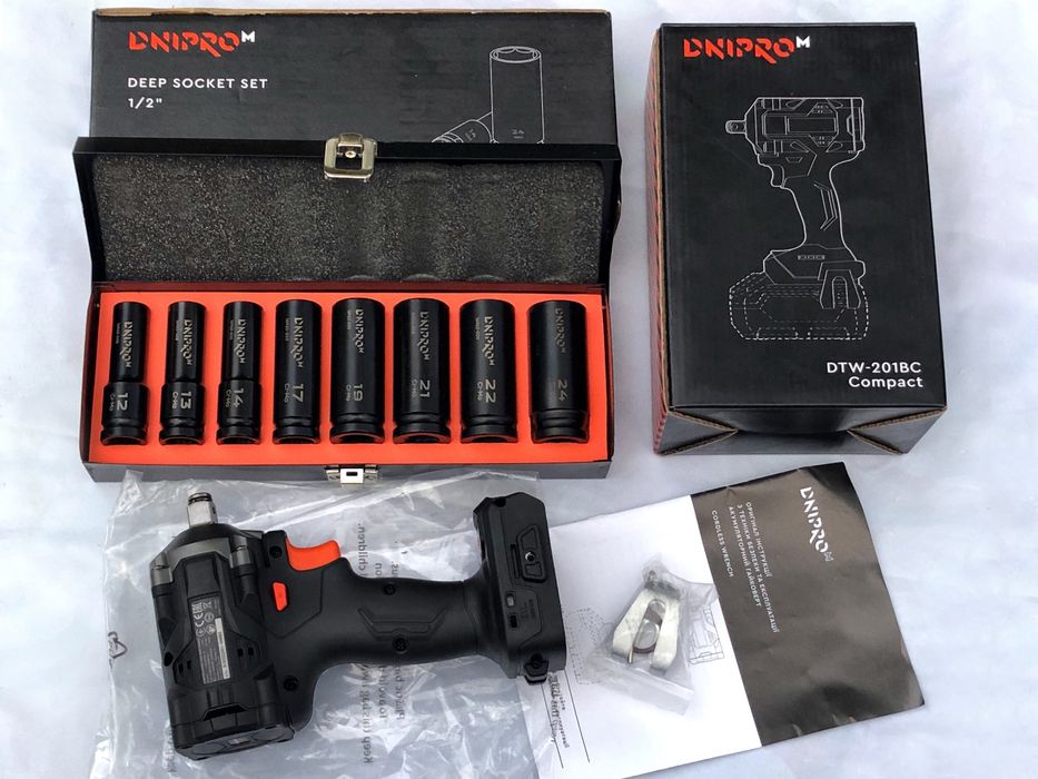 Комплект Dnipro-M: Гайковерт DTW-201BC Compact + Набір ударних головок