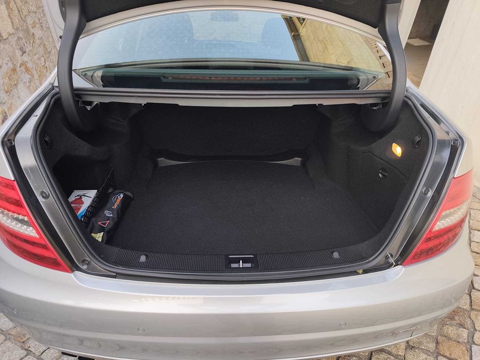 Mercedes-Benz C 180 Diesel — 115.000 km comprováveis | Excelente estado