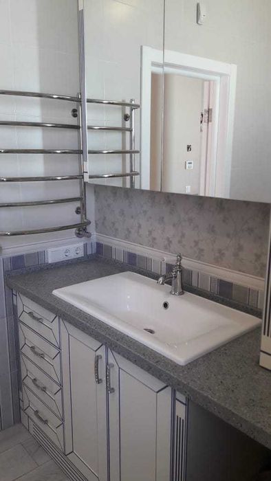 Дом в Червоном Хуторе , в доме остается все, отличное местоположение.