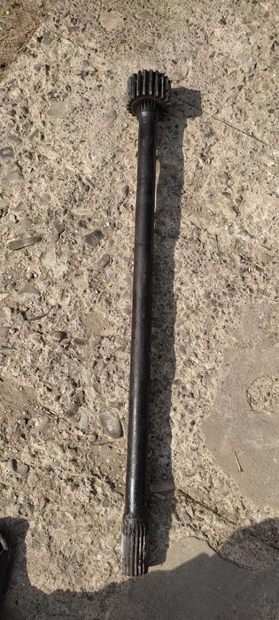 Продам полуось в доброму стані