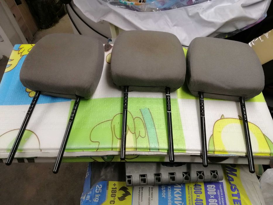 підголовники сидінь передніх задніх дачія рено бу 3шт