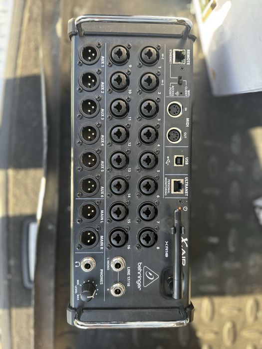 Behringer Xair XR18