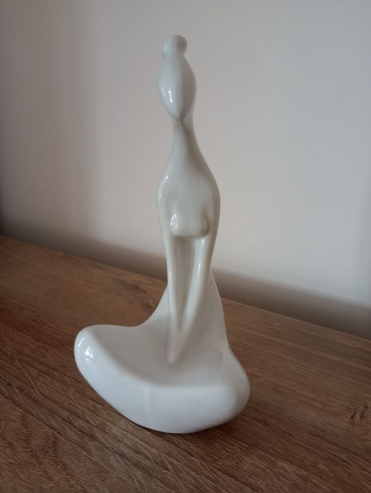 Figurka porcelanowa Sudanka Wałbrzych