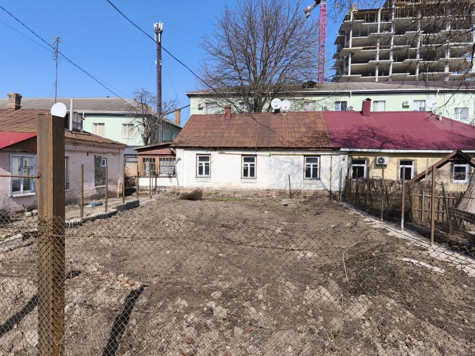Продаж будинку в самому центрі міста!