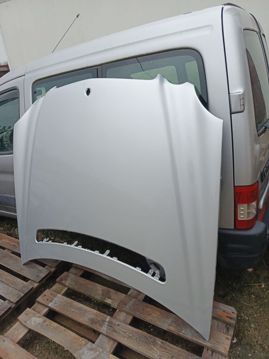 Mercedes w211 maska 775 srebrna