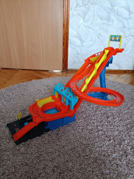 Продам Трек Hot wheels