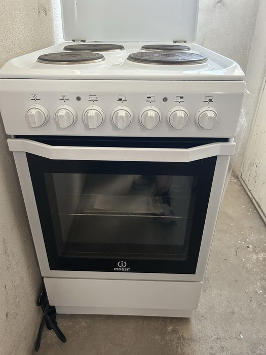 Vendo fogão eletrico Indesit