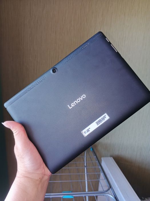 Планшет lenovo 10.1  идеальное состояние
