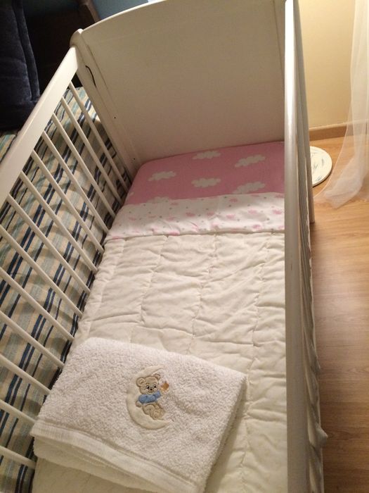 Mobiliário para quarto infantil pintado à mão