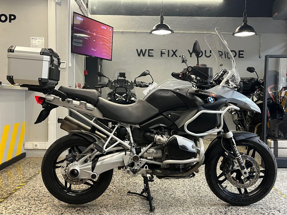 BMW GS 1200 de 2006 Optima com Top Case e Crash Bars, Akaprovic