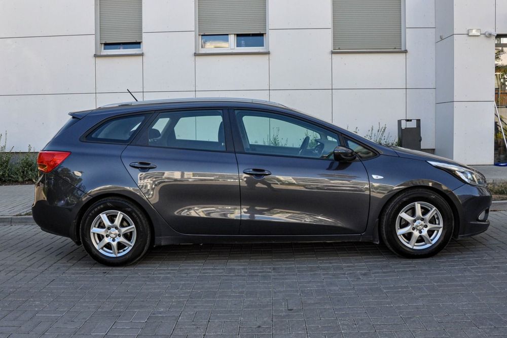 Kia Ceed Salon PL
