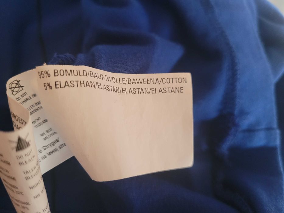 Szafirowa bluza motywy geometryczne Carry XL