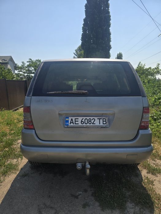 Mercedes-Benz ML320 1999 року, 3.2 літровий  V6, газ-бензин