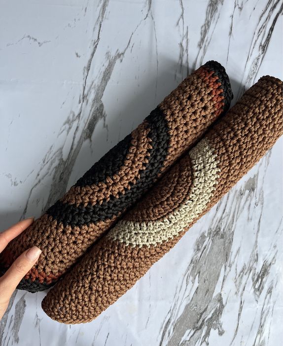 Килим круглий коричневий 2 шт.