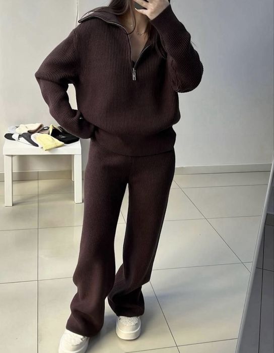 Базовий шоколадний костюм