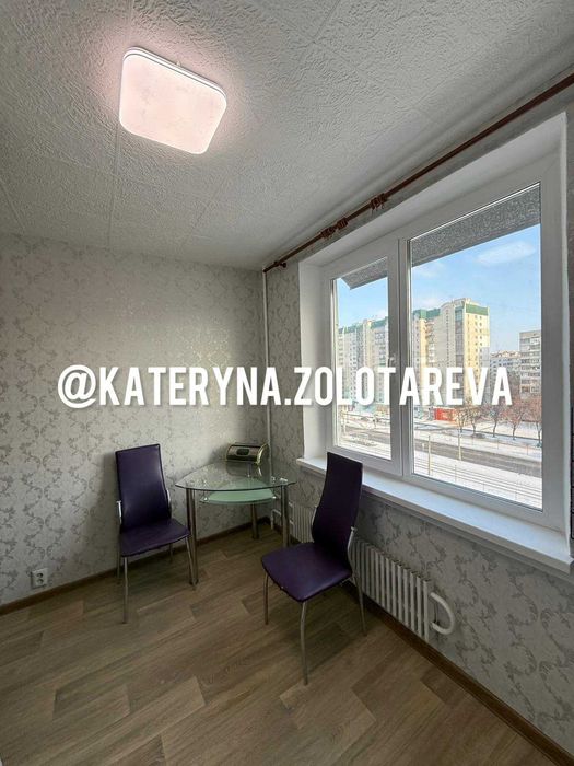 Продам 1 кварт 522 м-р ул Ак Павлова д 313,  пешком м. Г Труда, РЕМОНТ