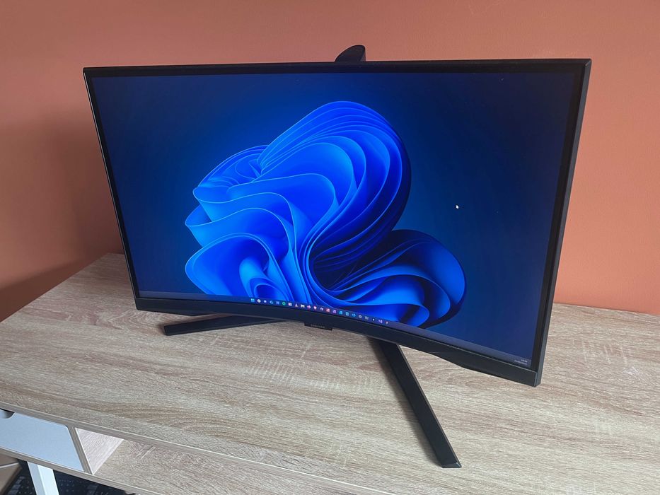 Samsung Odyssey G6 27" QHD 240Hz Curvo – LS27BG650EU