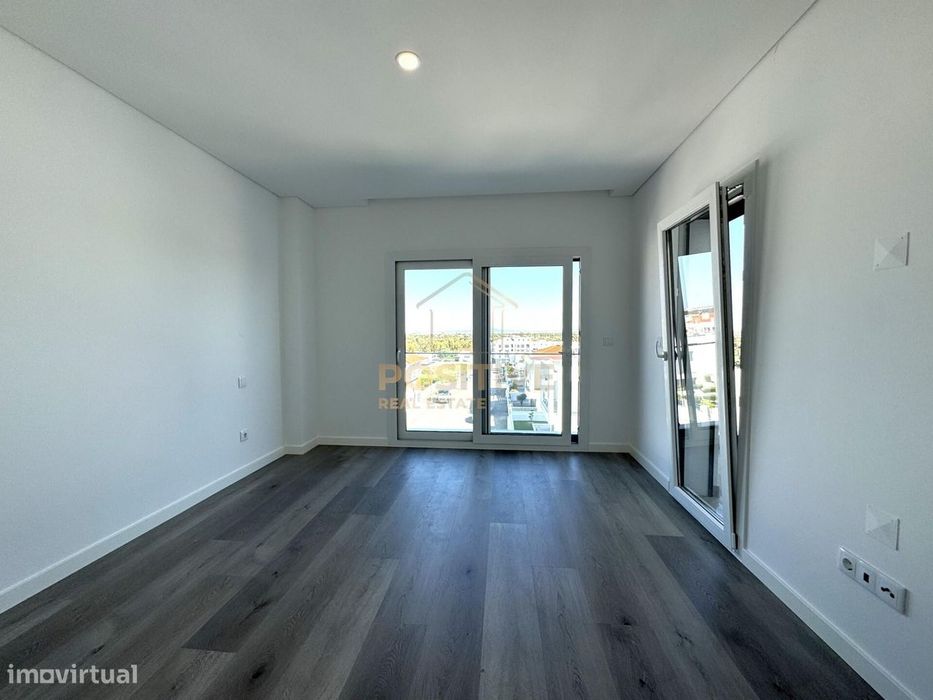 Moradia T4 em Vale de Milhaços | Espaço, luz natural |  A33 e A2 | A 2