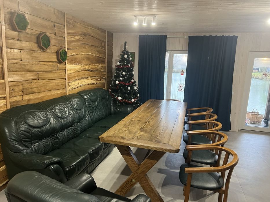 Затишний Будинок для відпочинку та святкування у Rest Family