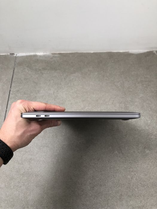 600$ MacBook Pro 13 2020 M1 / 8 GB / 256gb SSD TB ІДЕАЛ