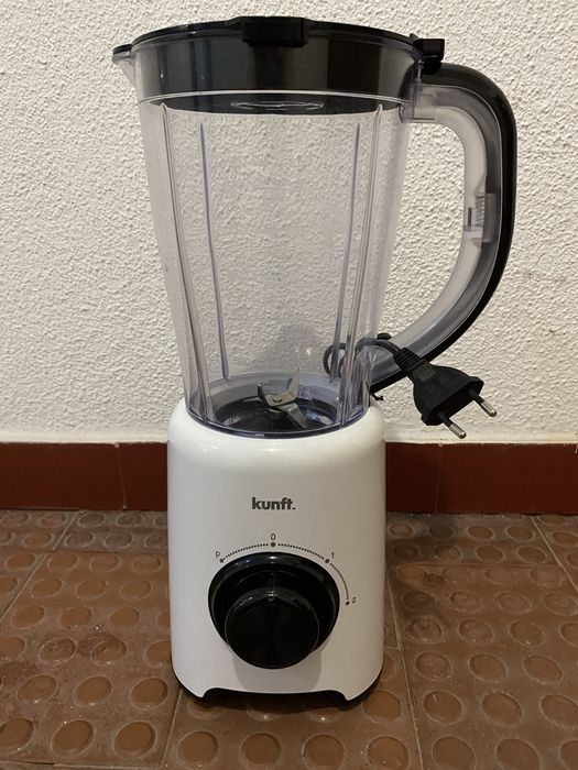 Liquidificador Kunft Branco