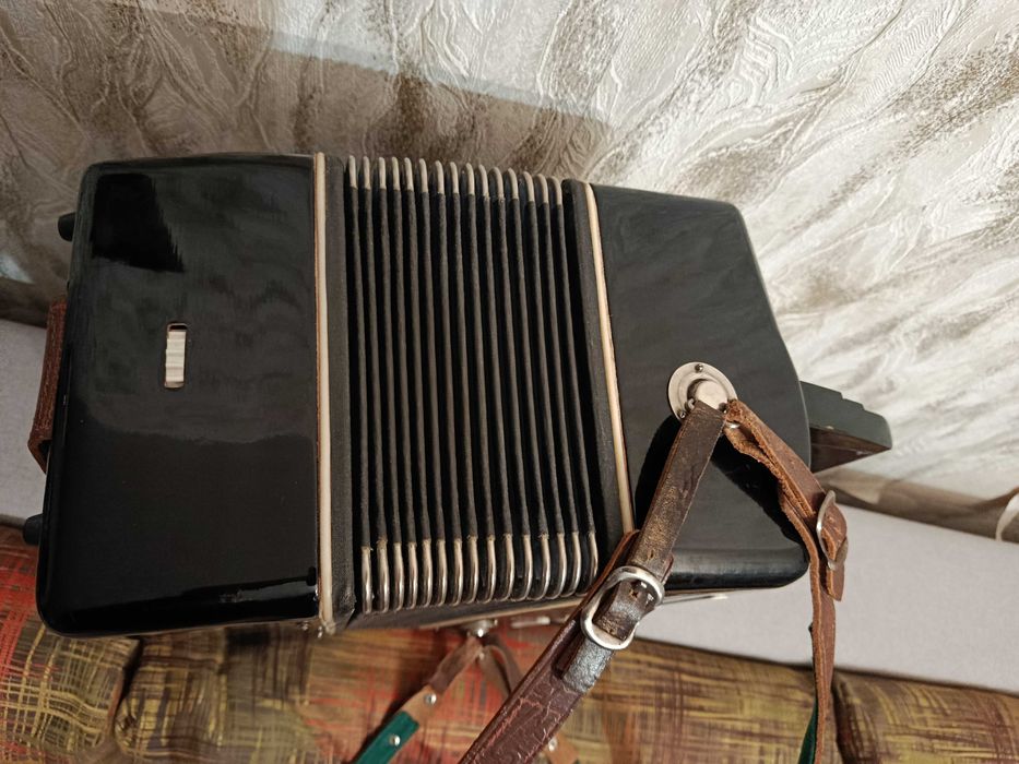 Дуже гарний баян ЕРА